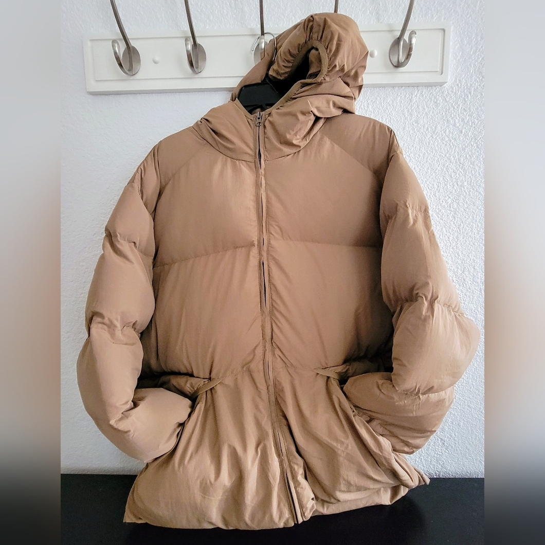 Brand New Hooded ZipUp Puffer Jacket Retails 75